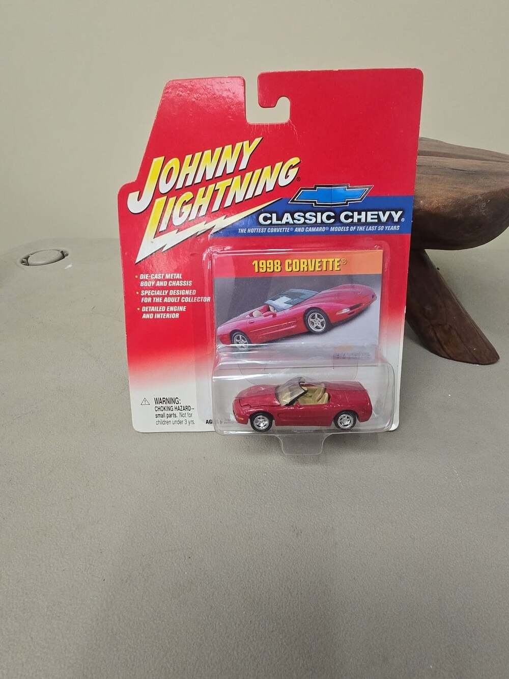 Johnny Lightning Classic Chevy 1998 Corvette Die-Cast Car